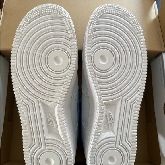 Women’s Air Force One AF1 ‘07 New - Picture 2 of 4